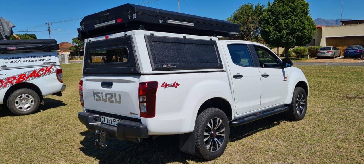 Hardshell rooftop tent